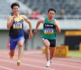 「力走する山本」の画像1