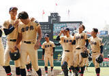 「悔しがる遊学館の選手　高校野球」の画像1