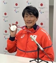 銀メダルの小栗