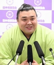 大関に復帰した霧島