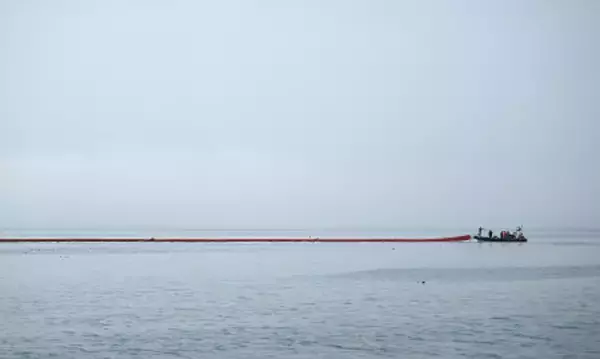 スペイン、国境沿岸に海上フェンス