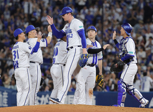 牧が決勝打＝プロ野球・ＤｅＮＡ４―２中日