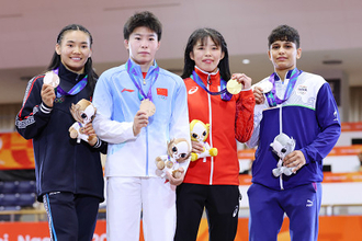 金メダルの清岡　アジア大会
