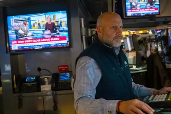 ＮＹダウ、初の４万８０００ドル台＝連日最高値、政府再開に期待―円下落、一時１５５円台