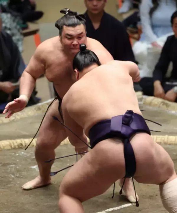 霧島、我慢強く＝大相撲初場所