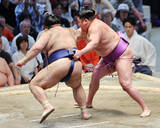 「尊富士の上手投げ」の画像1