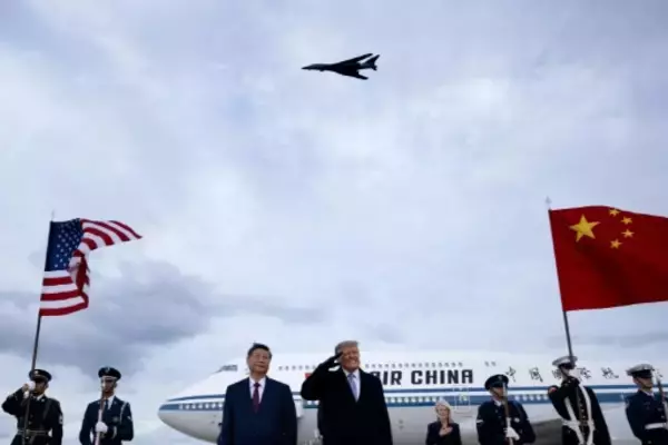 トランプ氏が投稿した習氏出迎え写真、ＡＩで加工か ネタにされた「しかめっ面」消去
