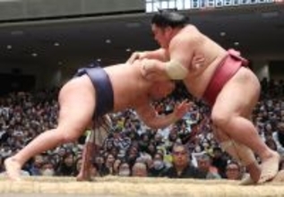 大栄翔のはたき込み