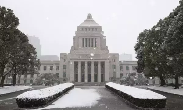 雪の国会議事堂
