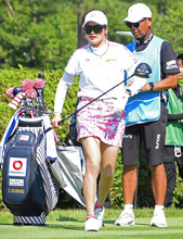 桑木志帆が首位浮上＝サントリー女子ゴルフ