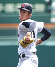 織田の力投　高校野球