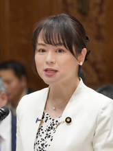 維新参院会長に高木氏