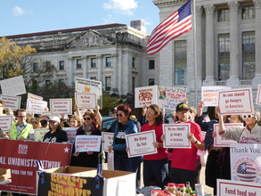 米政府閉鎖、１カ月へ