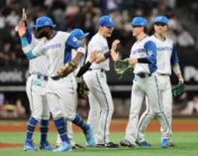 喜ぶ日本ハムナイン　プロ野球