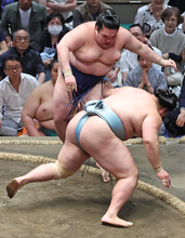 豪ノ山の引き落とし