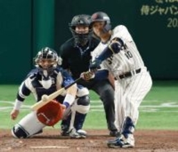 岸田の勝ち越し３ラン　野球