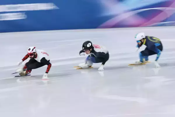 滑走する宮田　五輪