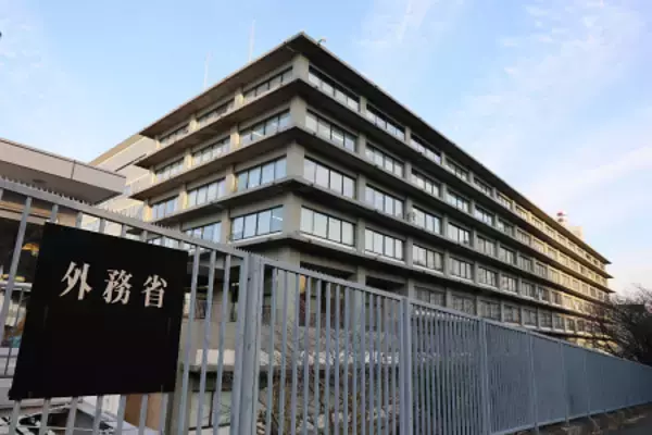 邦人ら２８１人が成田到着