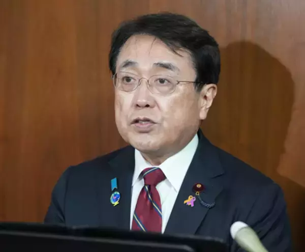 赤沢経産相、潤滑油の安定供給を要請＝石油元売りに