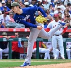 佐々木が２勝目　大リーグ