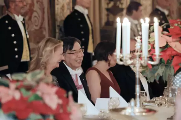 王室晩さん会に出席