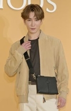 「トッズ」アンバサダーに渡辺翔太さん