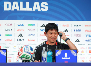 会見に臨む森保監督　Ｗ杯サッカー