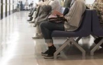 月上限７～３８％引き上げ＝自己負担、年間上限を新設―高額療養費見直し案・政府