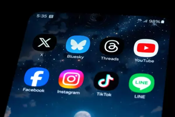 ＳＮＳ、年齢制限の是非検討＝事業者にリスク評価求める―総務省