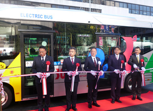 「ムーバス」３０周年で式典