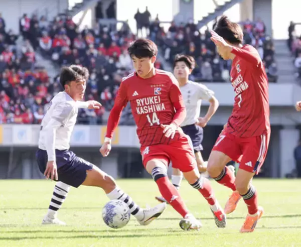 ２年生古川が２得点＝高校サッカー