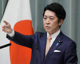 「記者会見する佐藤官房副長官」の画像1