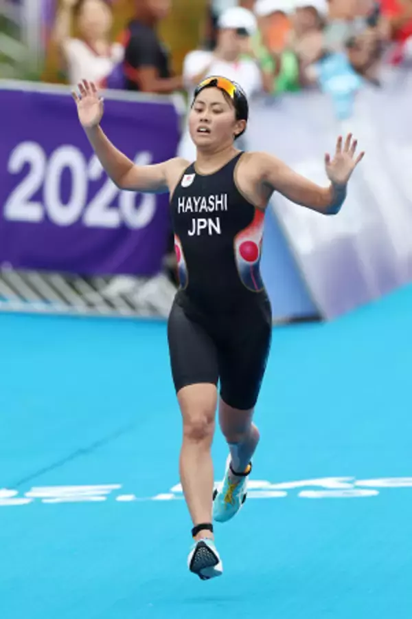 ３位でゴールする林　アジア大会