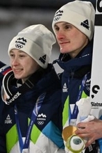 兄妹４人がメダリストに＝スロベニアのプレブツ一家―スキージャンプ〔ミラノ・コルティナ五輪〕