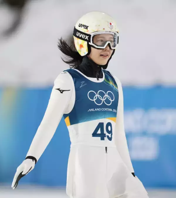 丸山希８位、メダルならず