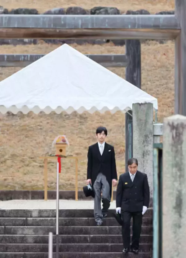 悠仁さま、明治、孝明天皇陵参拝＝成年式終了を報告―京都