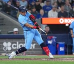 ブルージェイズの岡本、勝利導く先制打＝米大リーグ