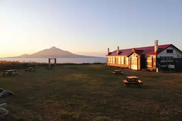 朝日を浴びる北の離島