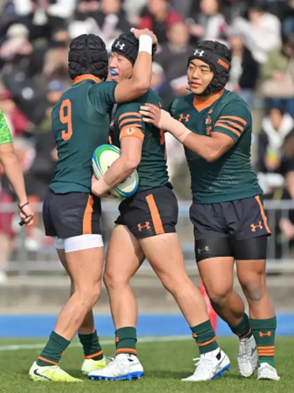 喜ぶ早坂　高校ラグビー