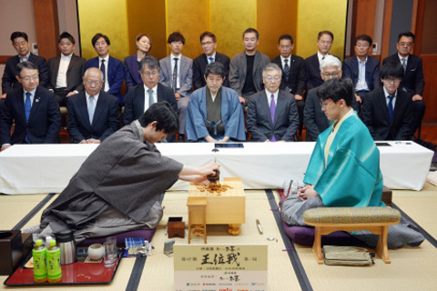 藤井六冠に伊藤二冠挑む