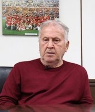 取材に応じるジーコ氏　サッカー