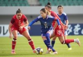 攻め込む長谷川　サッカー