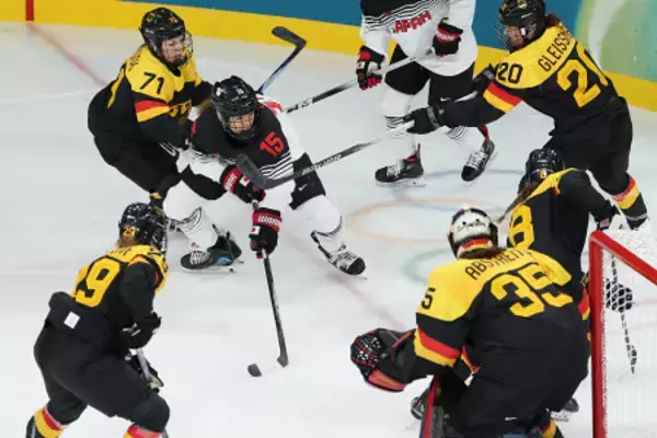 攻撃を阻まれる浮田　五輪