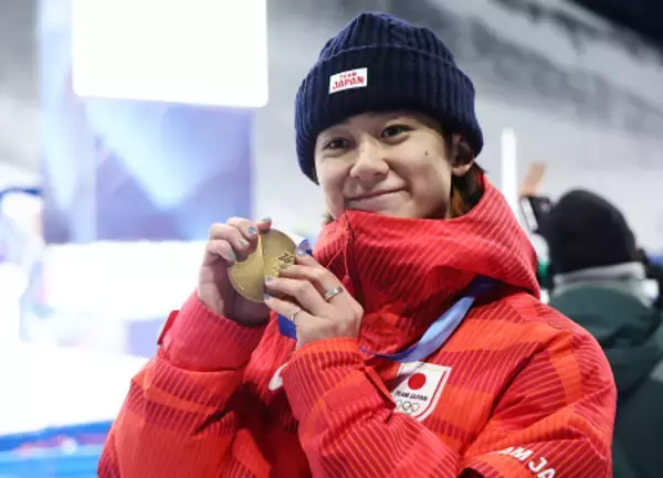 金メダルを手にする戸塚　五輪