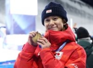 金メダルを手にする戸塚　五輪