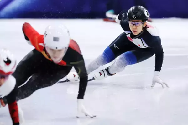 滑走する平井　五輪