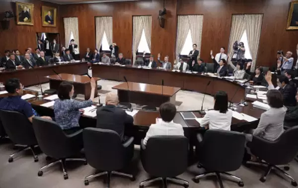 「国旗損壊罪」参院委で可決