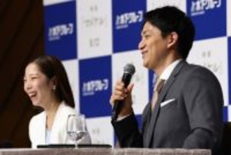 会見するりくりゅう