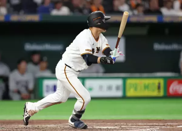 中山の３点二塁打　プロ野球