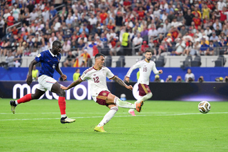 ゴールを決めるポロ　Ｗ杯サッカー